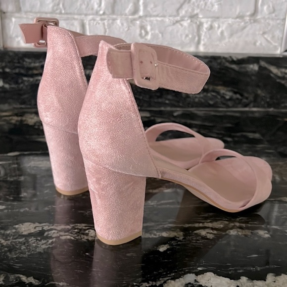 NWOB Allegra K Chunky Heel Ankle Strap Sandals - Picture 11 of 16